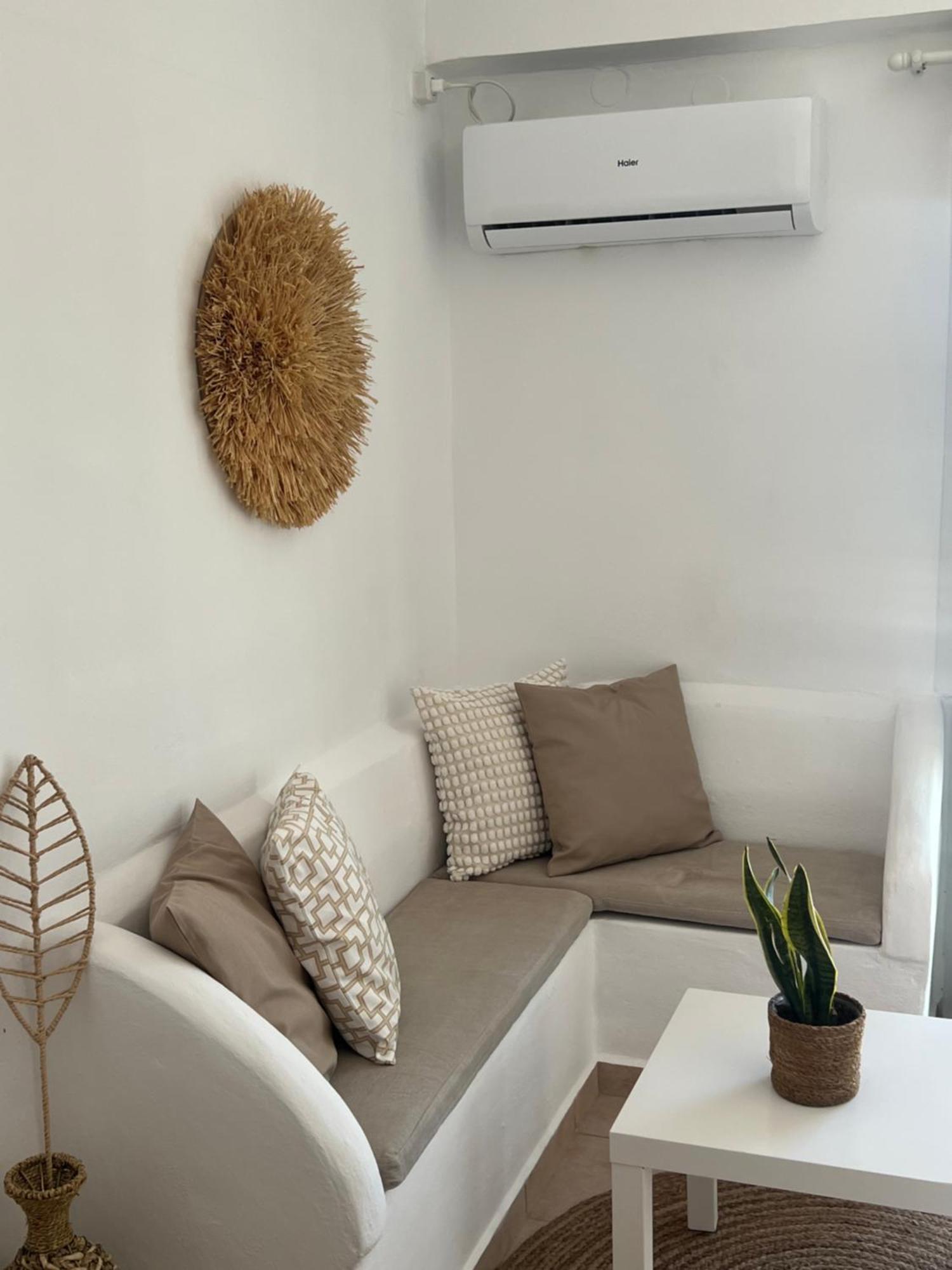 White Island Rooms Panteli Bagian luar foto