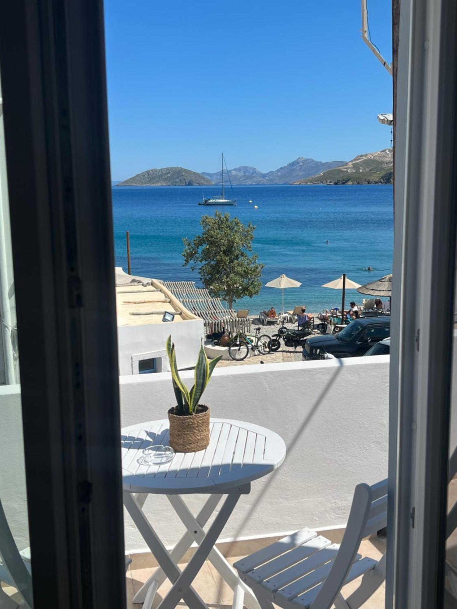 White Island Rooms Panteli Bagian luar foto
